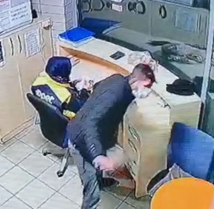 kayseride akaryakit istasyonundan hirsizlik guvenlik kamerasinda 1183 dhaphoto5