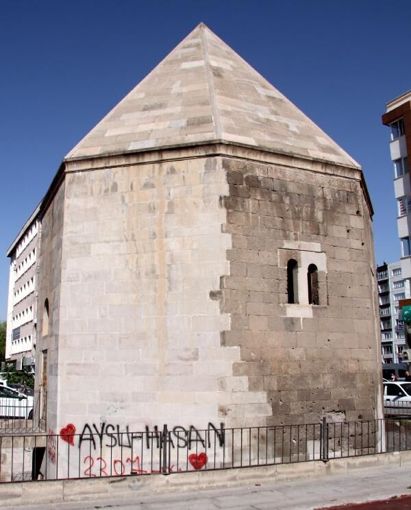 tarihi kumbet