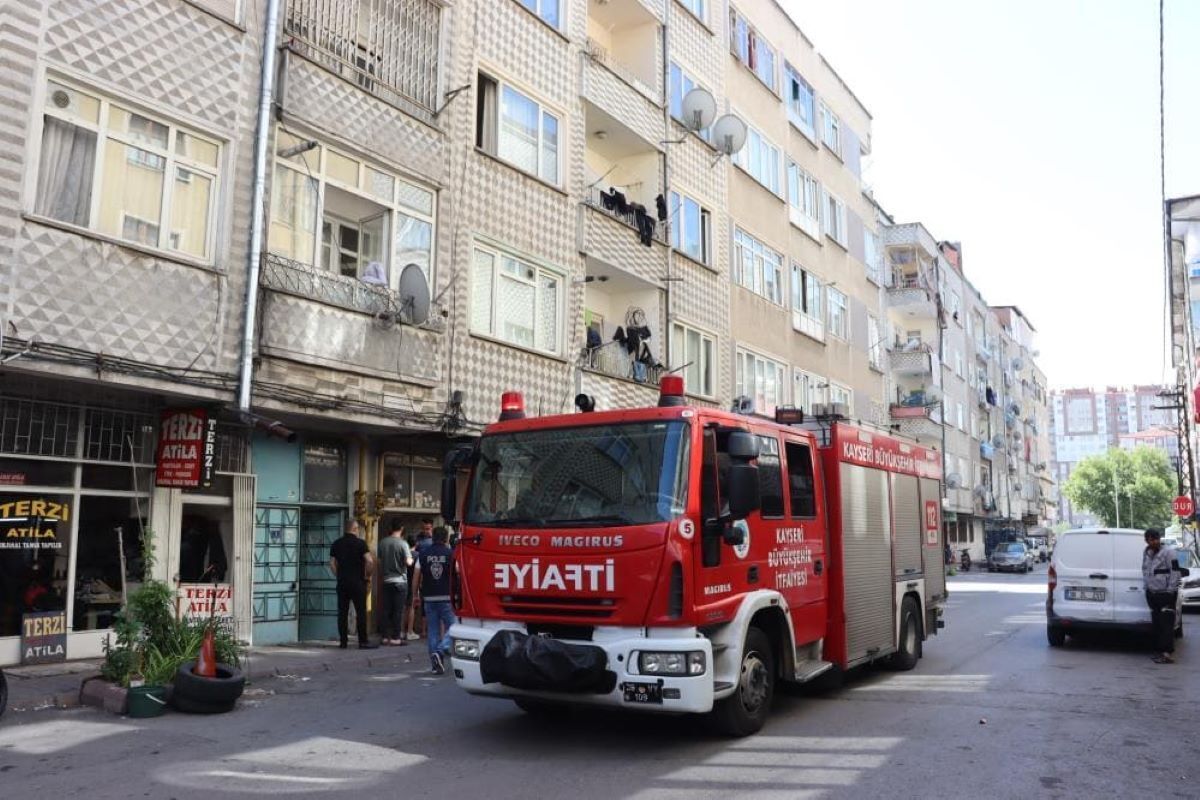 Kayseri’de Korkutan Yangın! Alevler Evi Sardı 2