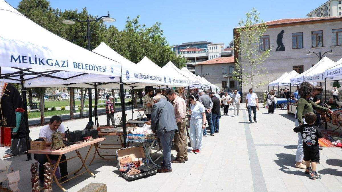 Antika Pazarı (2)