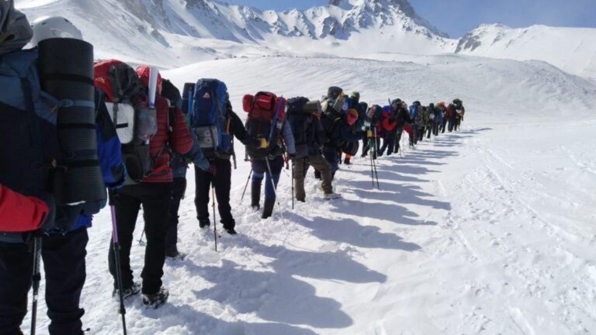 Erciyes’in Zirvesinde Büyük Buluşma! 9 Farklı Şehirden 23 Kişi Gelecek (2)