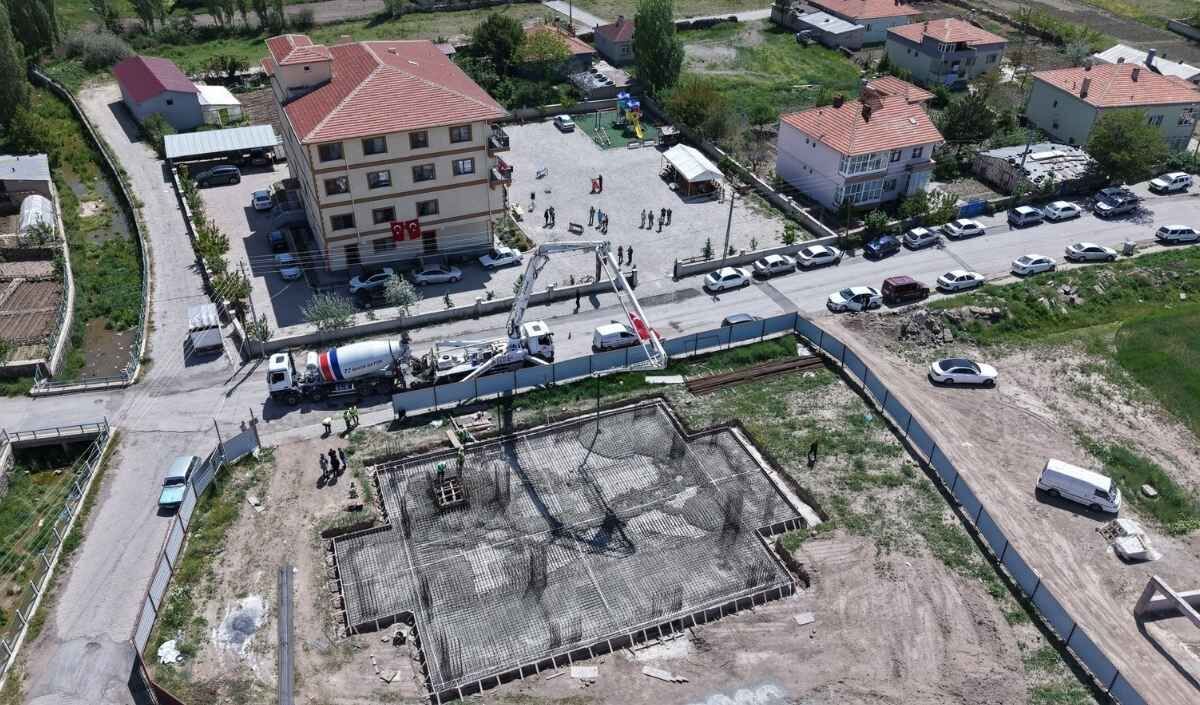 Tomarza Cami (2)