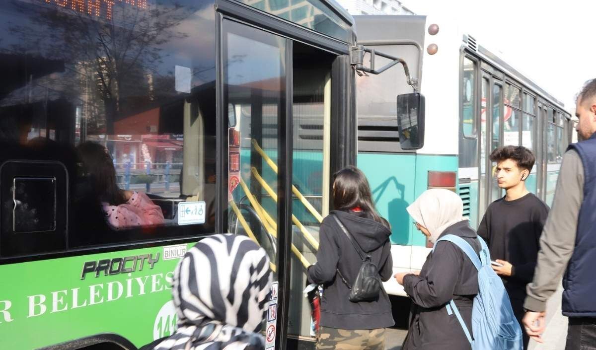 Kayseride 813 Milyon Kişi (2)