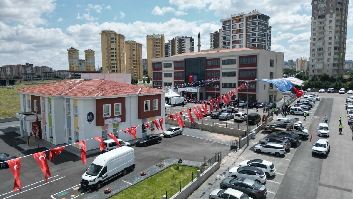 Kayseri’de Belediye Hayırsever Işbirliği Türkiye’ye Örnek Oluyor! Şehrin Her Yerindeler (2)