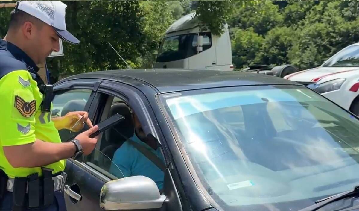 Trafikte Tehlikeye Geçit Yok 102 Bin Sürücüye Alkol Cezası-1