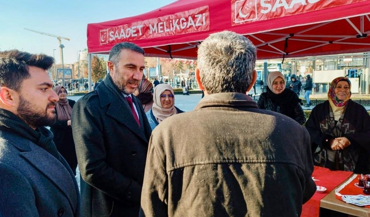 Saadet Parti̇si̇ (1)