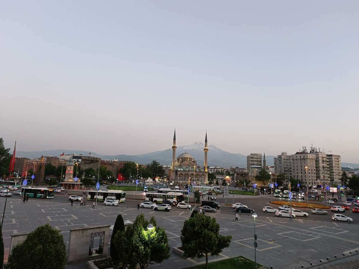 Cumhuriyet Meydanı