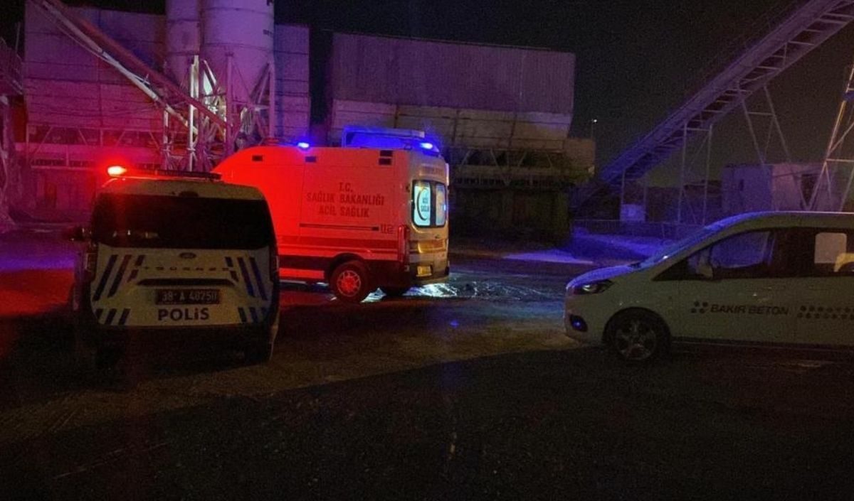 Çimento Kapağının Çarpması Sonucu Şoför Hayatını Kaybetti. (1)