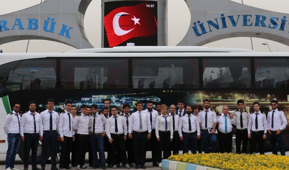 İlginç Tercih Dikkat Çekti! Otobüs Kaptanlığı Bölümüne Yerleşti (5)