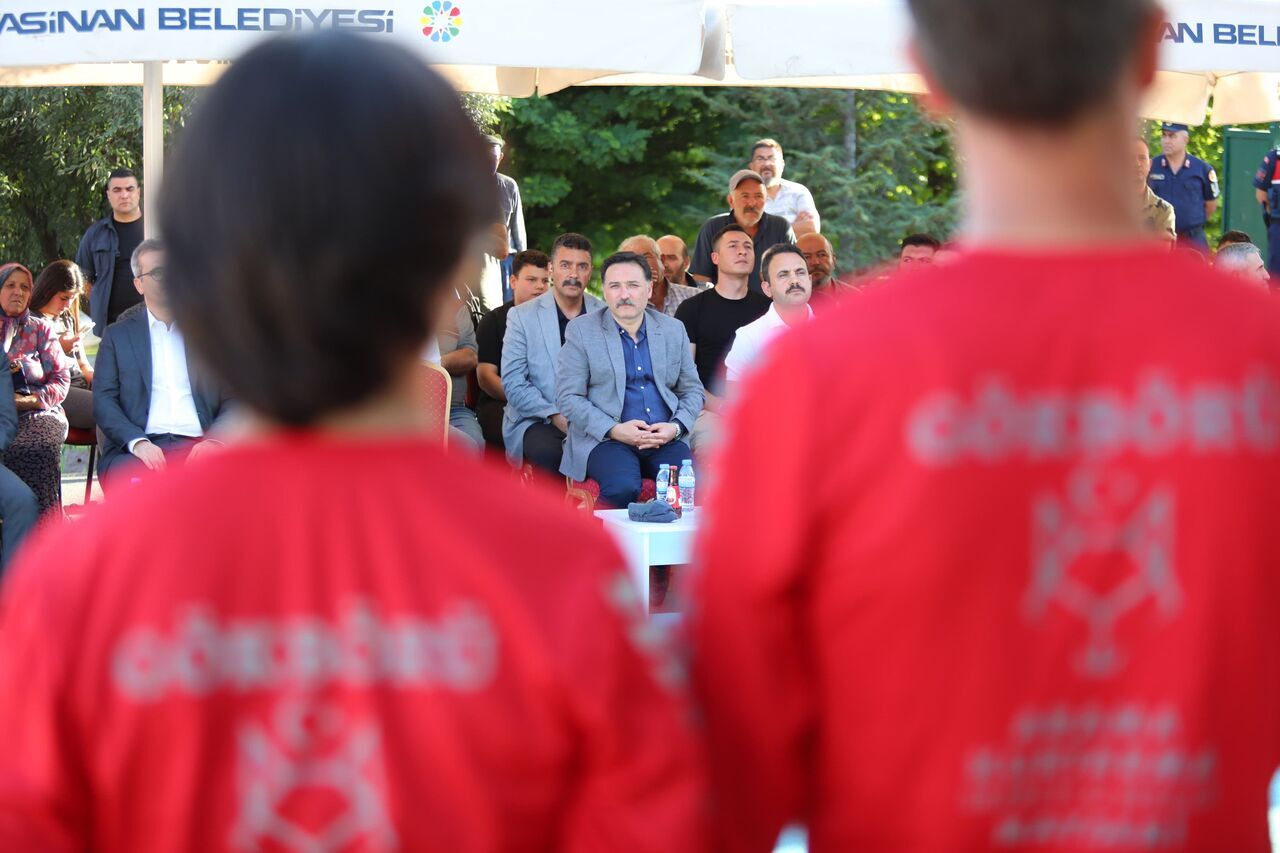 Kayseri Valisi Gökmen Çiçek, İçişleri Bakanlığı Ve Valiliğin Destek Verdiği Proje Kapsamında Alınan Güvenlik Malzemelerinin Teslim Törenine Katıldı (4)