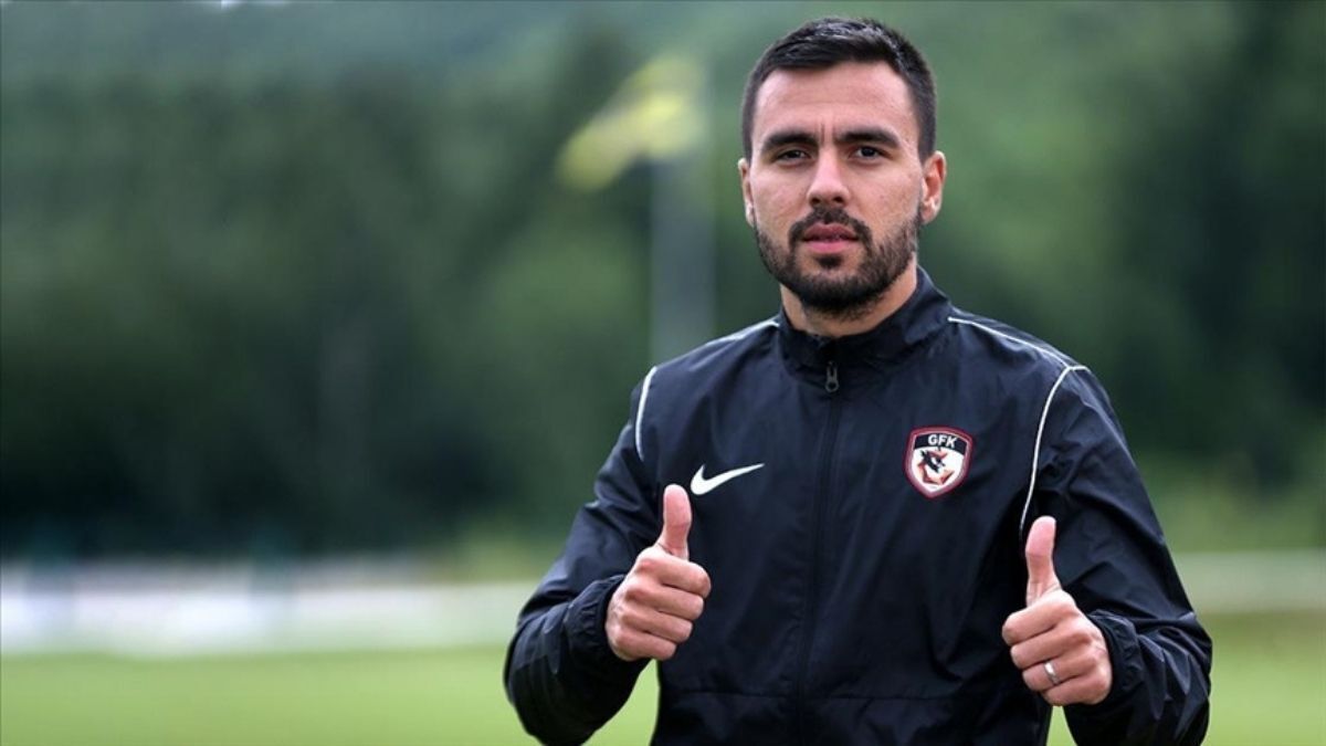 Serdar Dursun Ve Furkan Soyalp Imzaya Yakın (4)