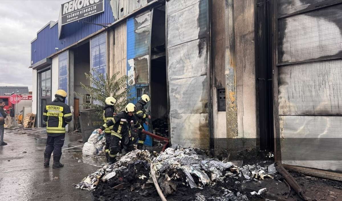 Çıkan Yangın 3 Dükkana Sıçradı (2)