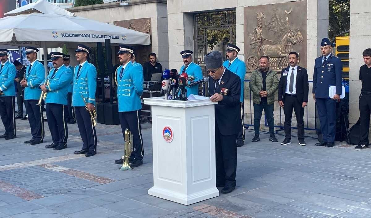 Cumhuriyet Meydanı’nda 19 Eylül Gaziler Günü Programı Düzenlendi. (1)