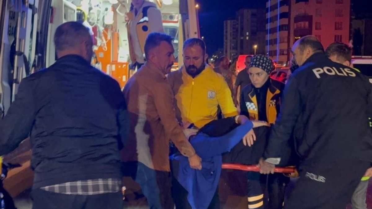 kayseride direğe  çarpan sürücü