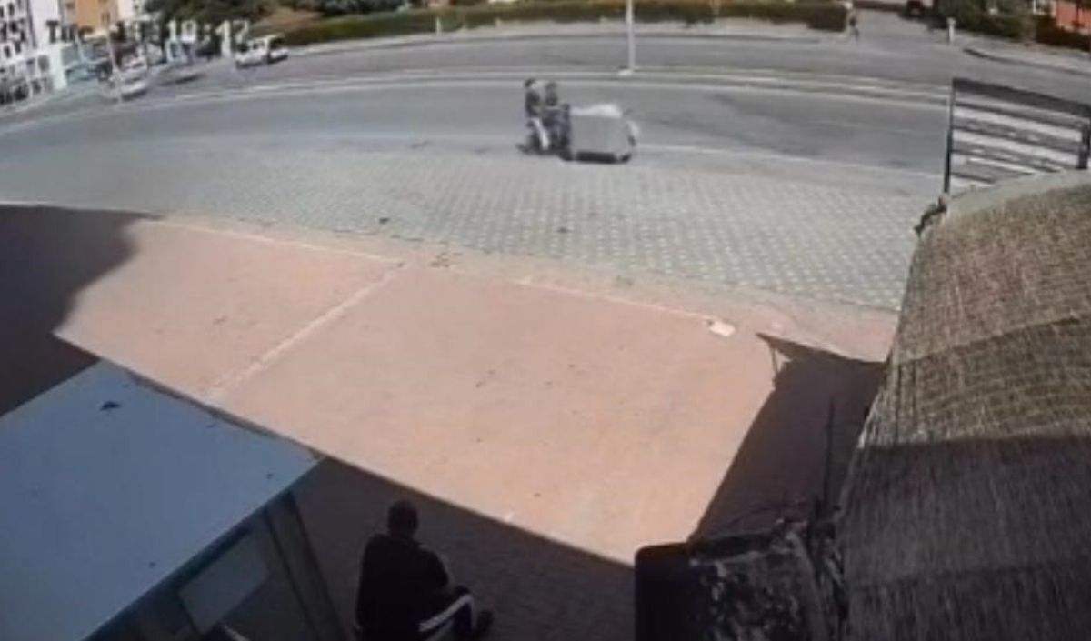 Kayseri’de Scooter Kazası Güldürdü (2)