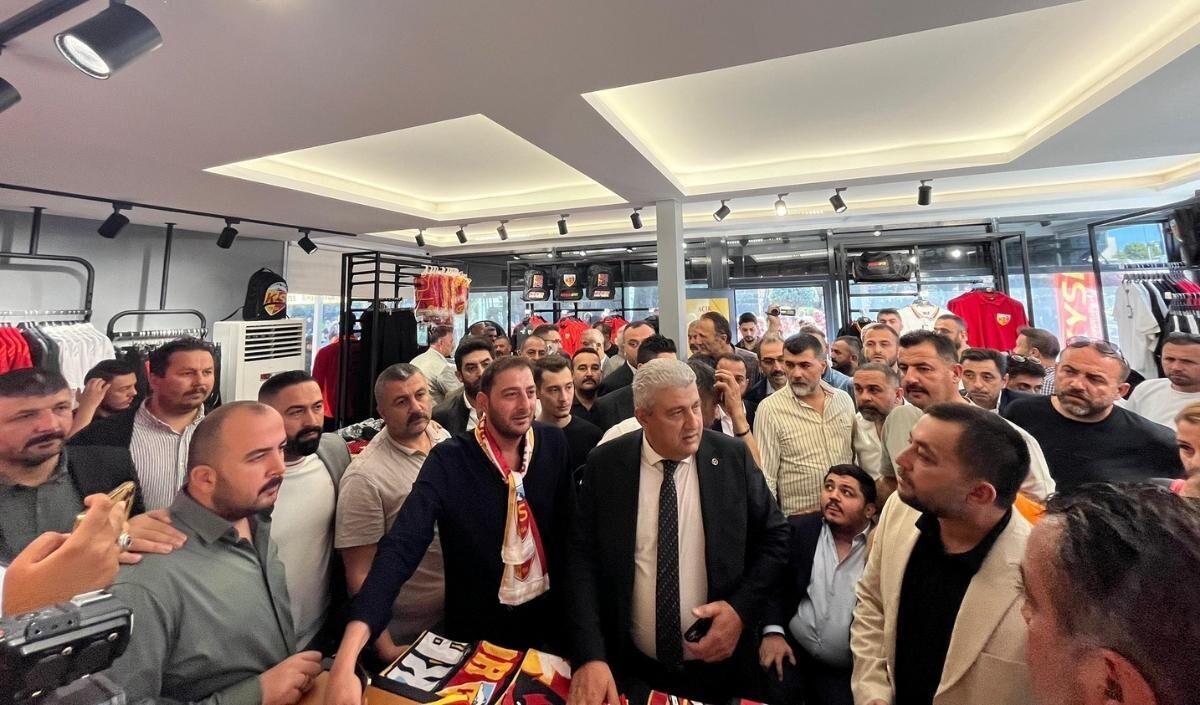 Mhp Kayseri Il Teşkilatı Ks Store'dan Alışveriş Yaptı (1)