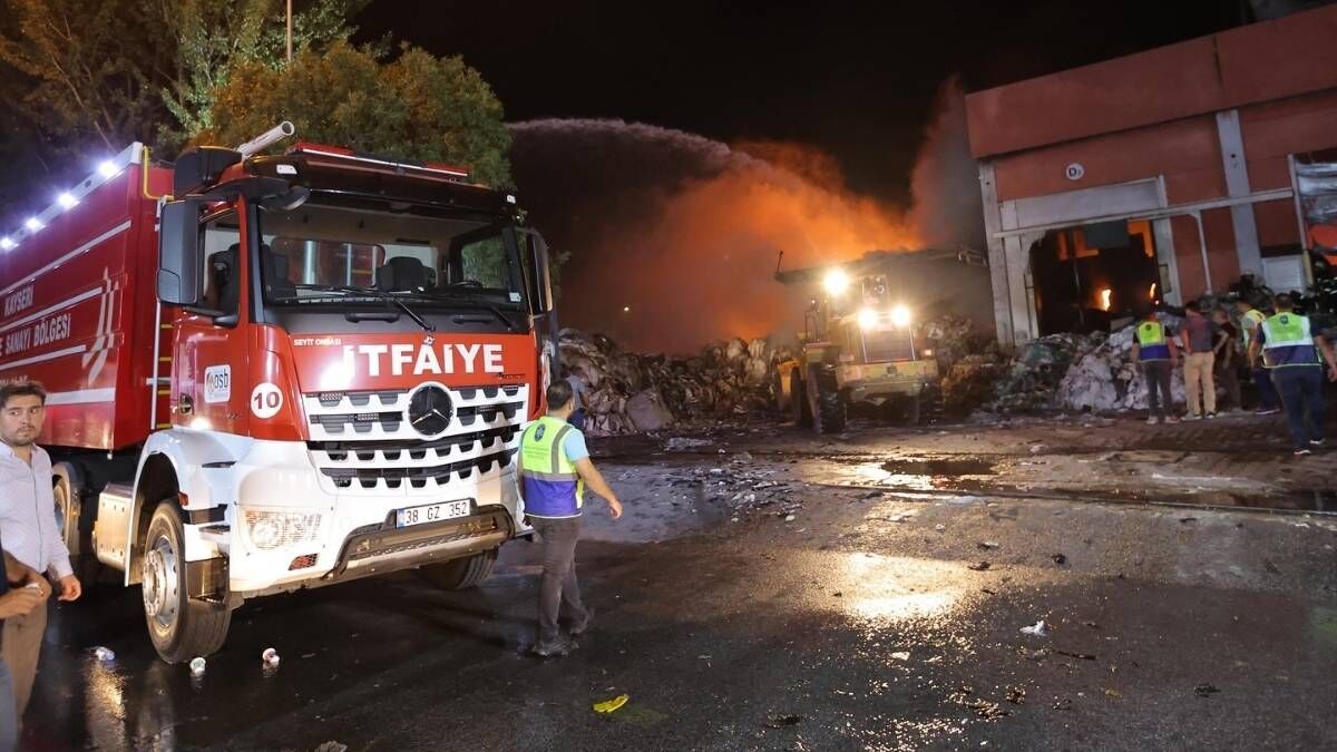 Osb’de Korkutan Yangın! Başkan Büyükkılıç’tan İlk Açıklama (4)