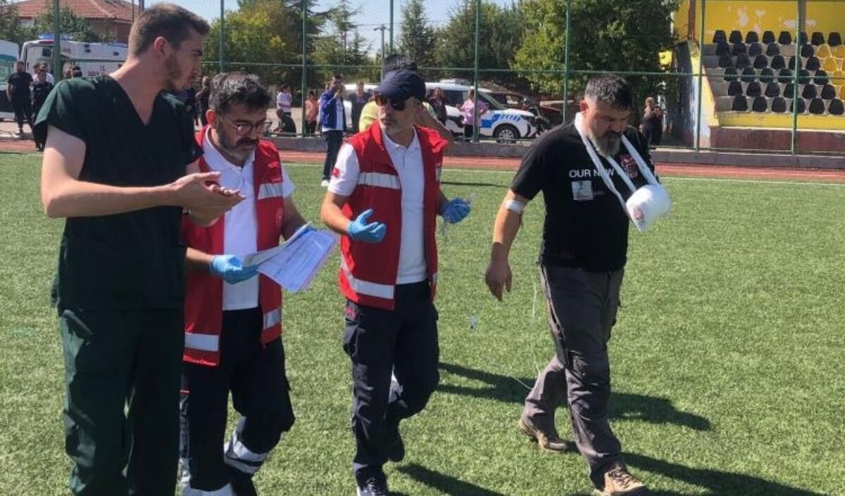 Parmağı Koptu Ambulansla Hastaneye Taşındı