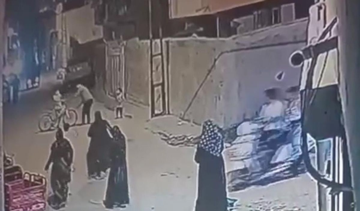 Sokakta Oyun Oynayan Çocukların Sesinden Rahatsız Olan Bir Şahıs, Eline Aldığı Sopayla Küçük Çocuklara Saldırdı (2)