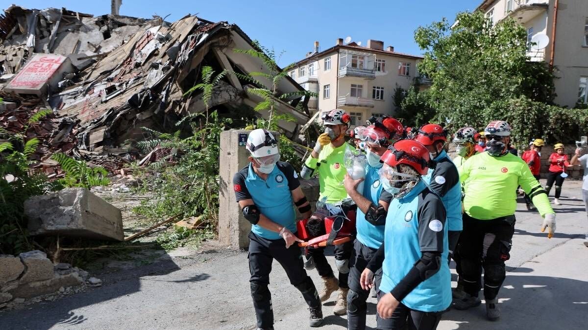 Talasa Depremde Tam Not (5)