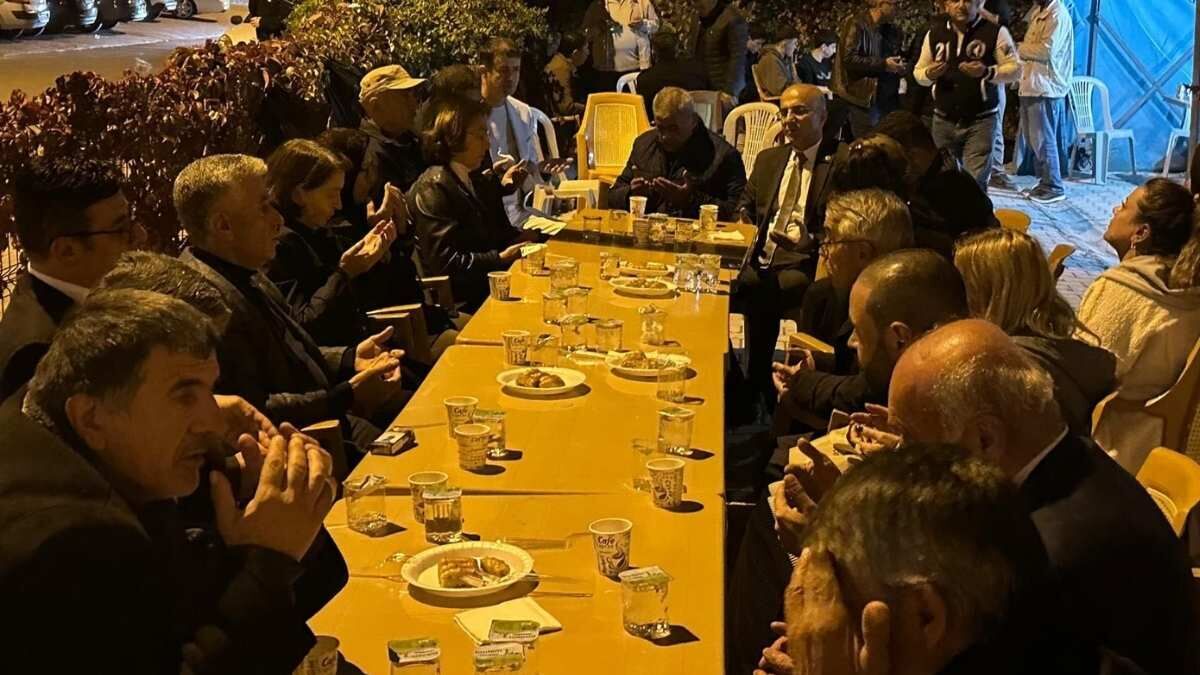 Aşkın Genç Erüde Öldürülen Kadının Ailesine Ziyaret (2)