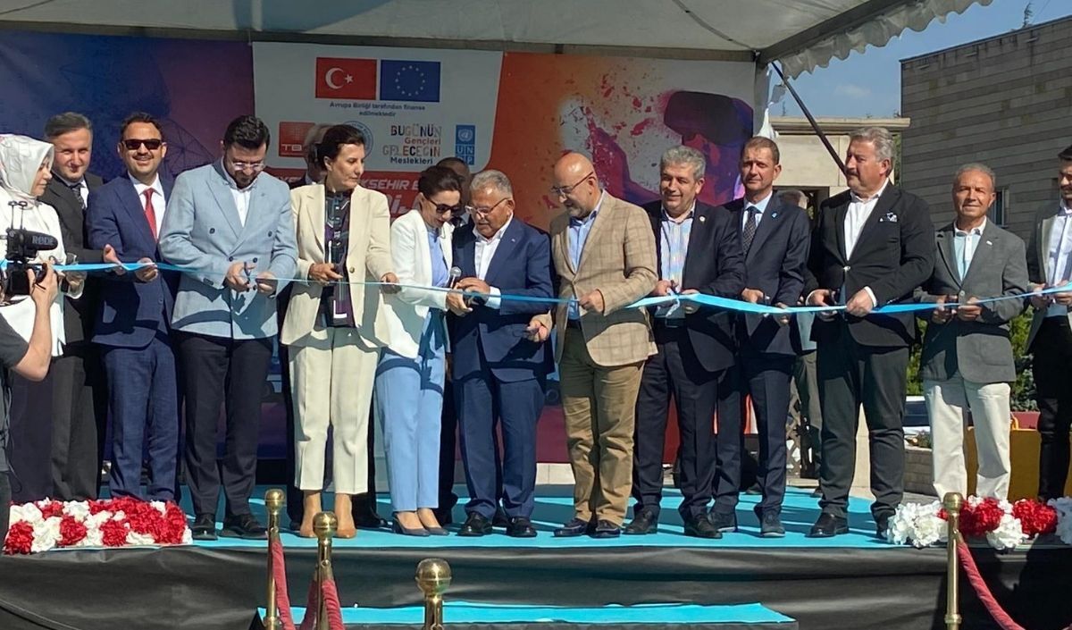 Cıngı, Kayseri Büyükşehir Belediyesi’nin Açtığı Gençlik Merkezinde (1)