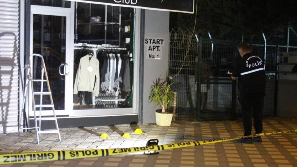 Erkek Giyim Mağazına Bomba Atıldı (1)