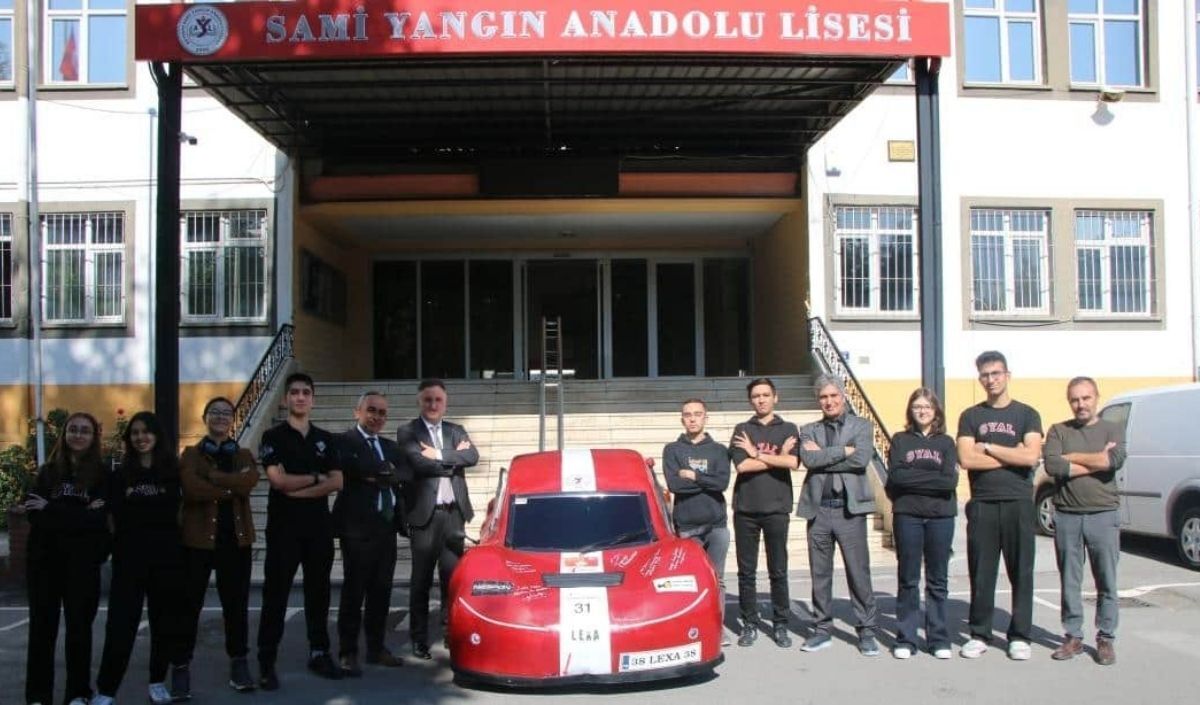 Kayserili Lise Öğrencilerinin Elektrikli Aracına “Yerlilik” Ödülü (3)