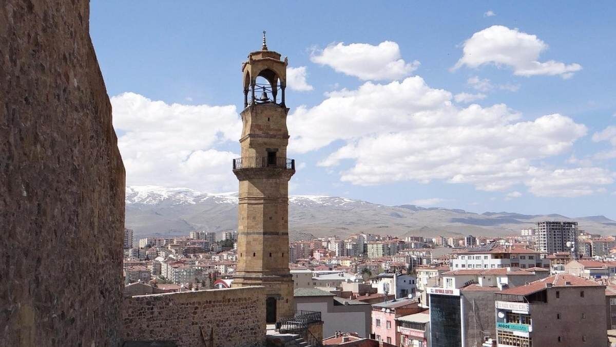 Niğde Kalesi’nin Sırları Ortaya Çıkıyor