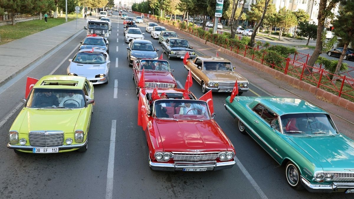 Talas'ta Klasik Arabalı Konvot (2)