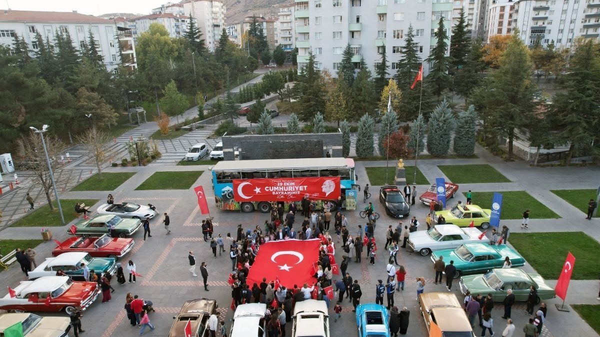 Talas'ta Klasik Arabalı Konvot (5)