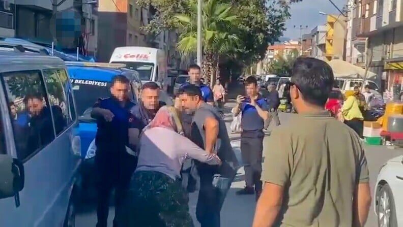 Turgutlu Seyyar Satıcı Kadın Zabıta Yede Sürükledi