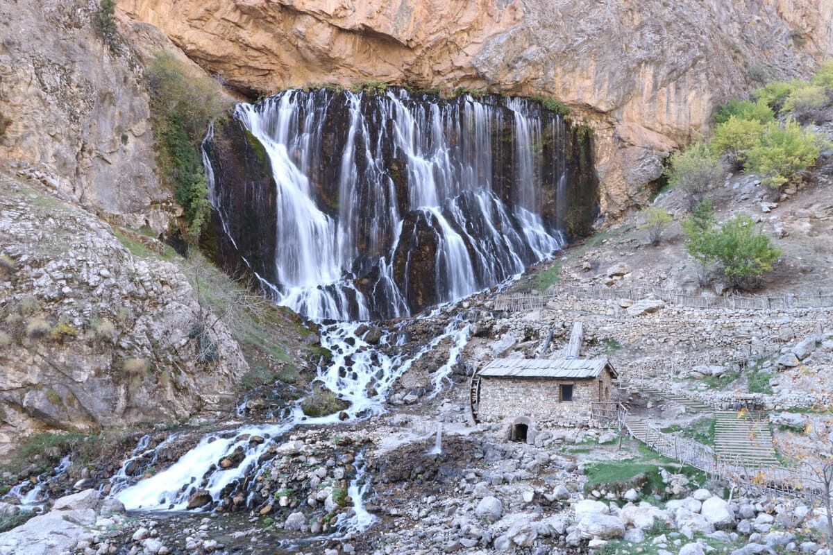 kapuzbaşı şelalesi
