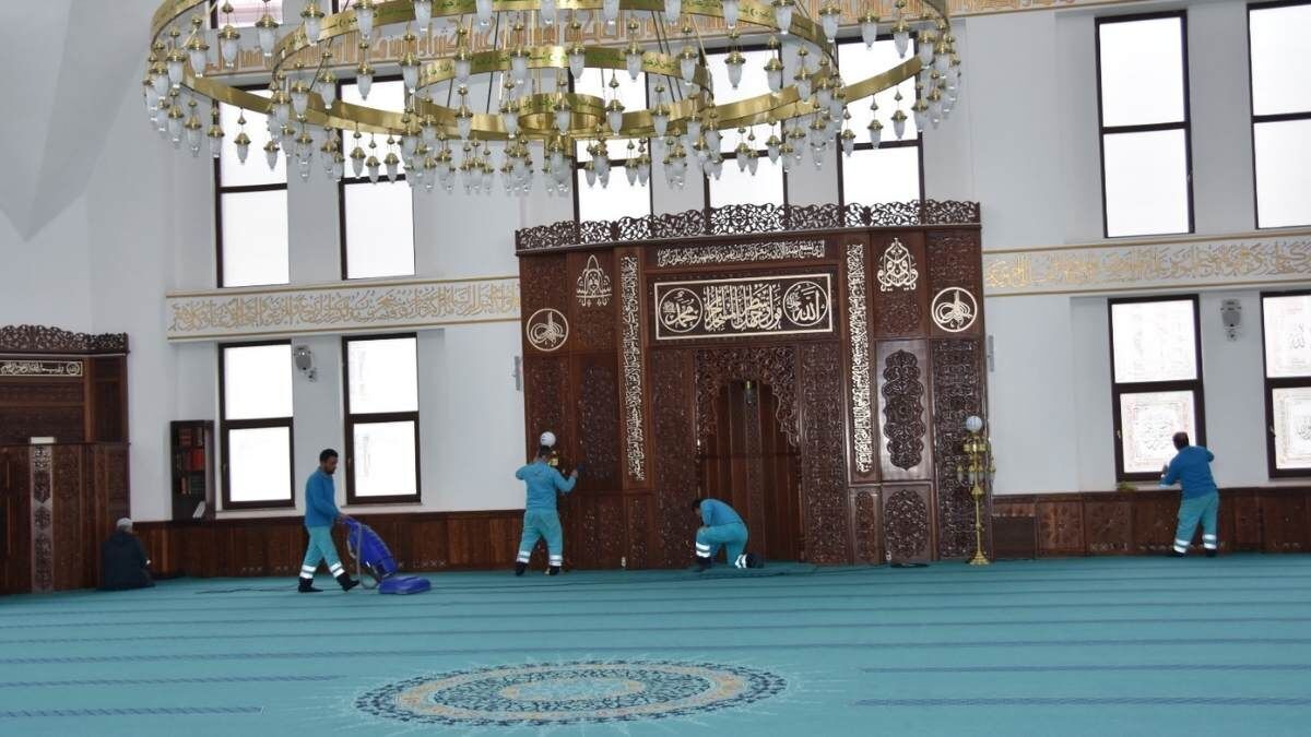 Kayseri’de Eşi Benzeri Yok Kocasinan Camileri Gül Suyu Ile Yıkanıyor