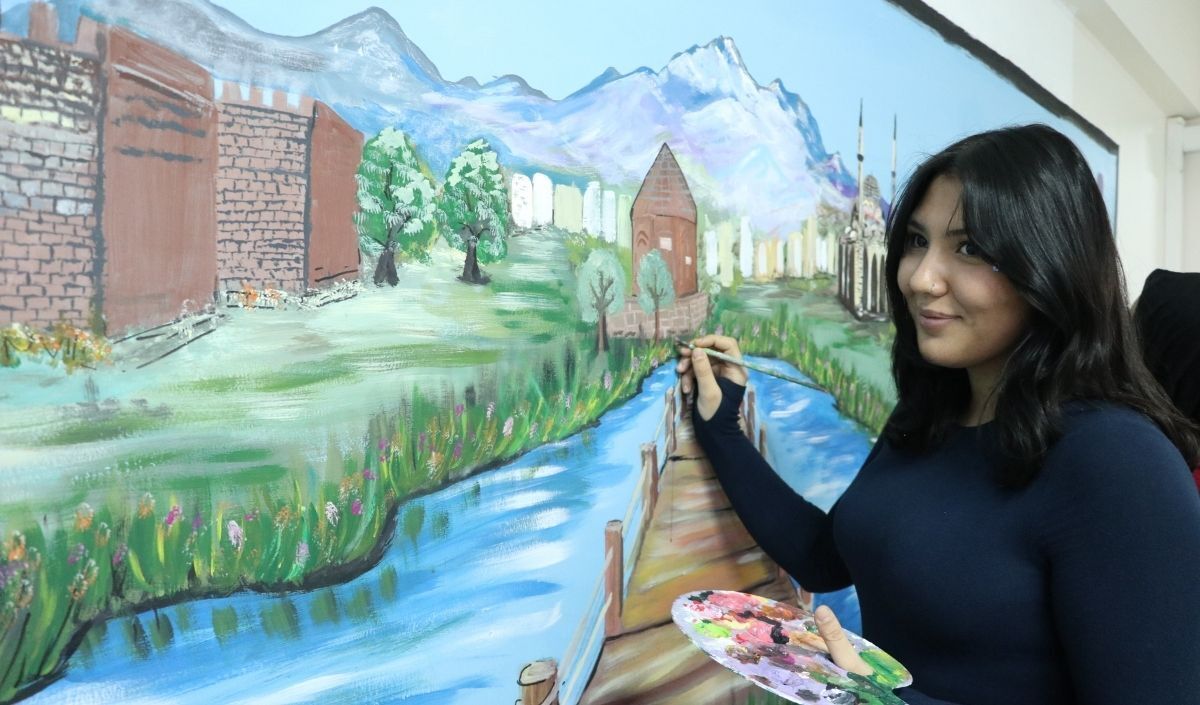 Kayseri’de Liseliler Okul Duvarlarını Sanat Sokağına Çevirdi (2)