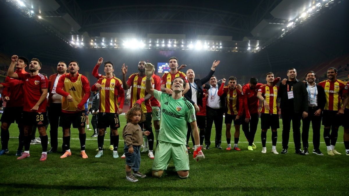 Kayserispor Taraftarları Fenerbahçeye Meydan Okudu (2)