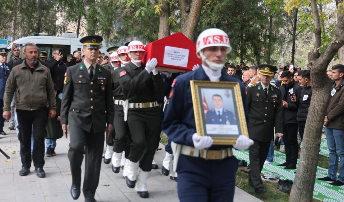 Konyalı Şehit Ahmet Yasir Kuyucu Son Yolculuğuna Uğurlandı (3)