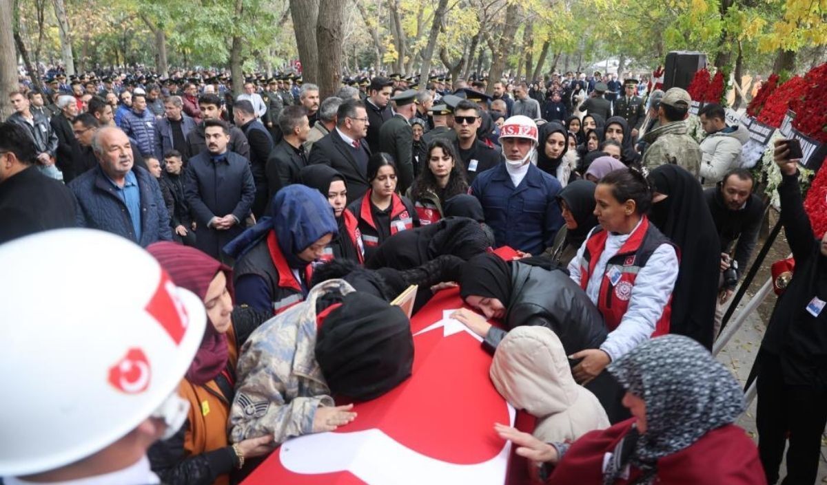 Konyalı Şehit Ahmet Yasir Kuyucu Son Yolculuğuna Uğurlandı (4)