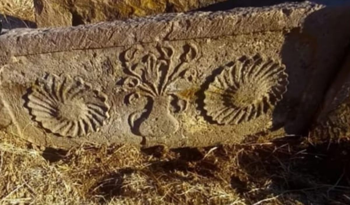 mezar taşları