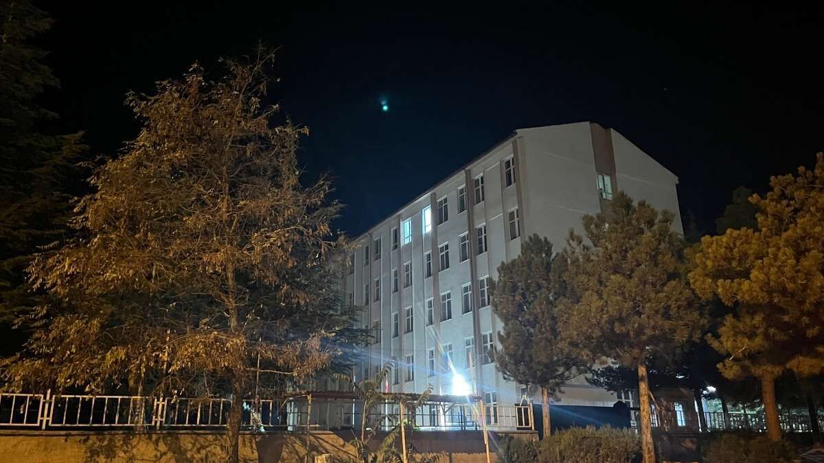 Niğde'de Zehirlenme Iddiası 6 Öğrenci Hastaneye Kaldırıldı!2