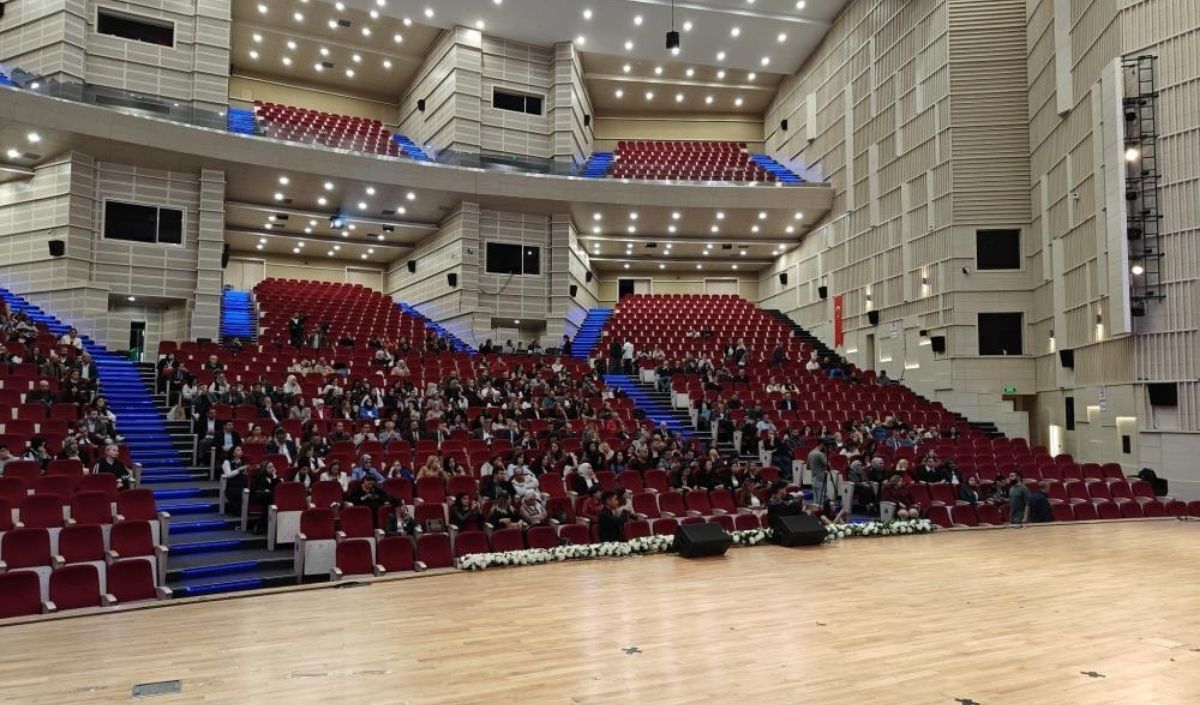 Ziya Selçuk Kayseri’de Konuştu Yapay Zeka Insan Aklının Ilk Intiharı (1)