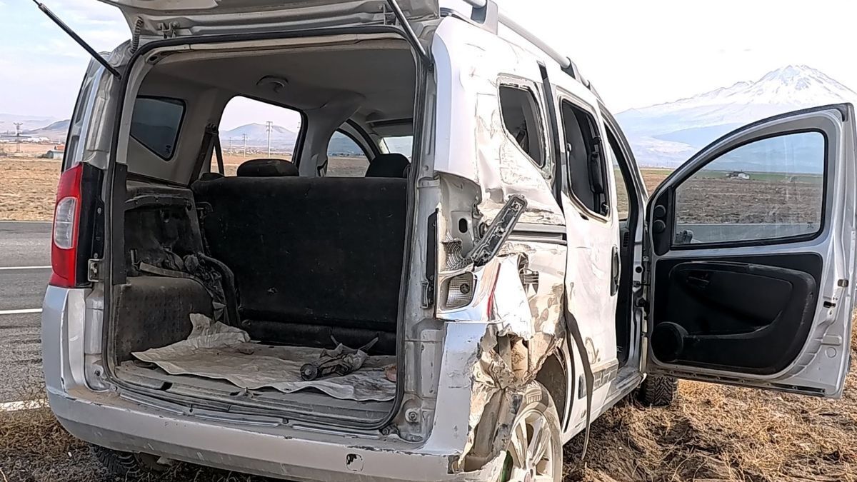 Aksaray’da Hastaneden Çıktılar Yolda Kaza Geçirdiler Karı Koca Hastanelik Oldu (4)