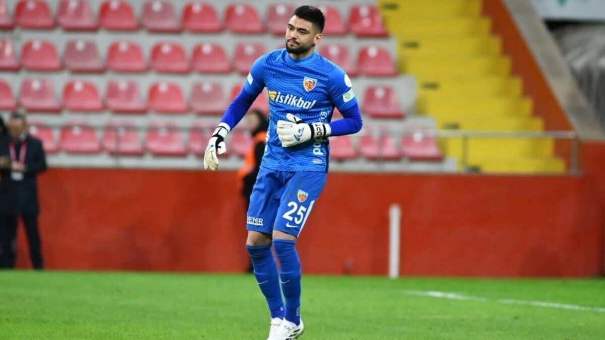Bilal Bayazit Sözleşme Uzatıyor (3)