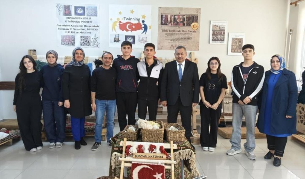 Bünyanlı Öğrenciler Halı Dokuyor (2)