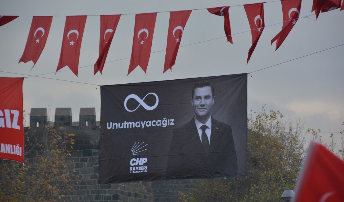 Chp’nin Kayseri Mitinginde Dikkat Çeken Pankart! 'Gadanı Alırım' (1)