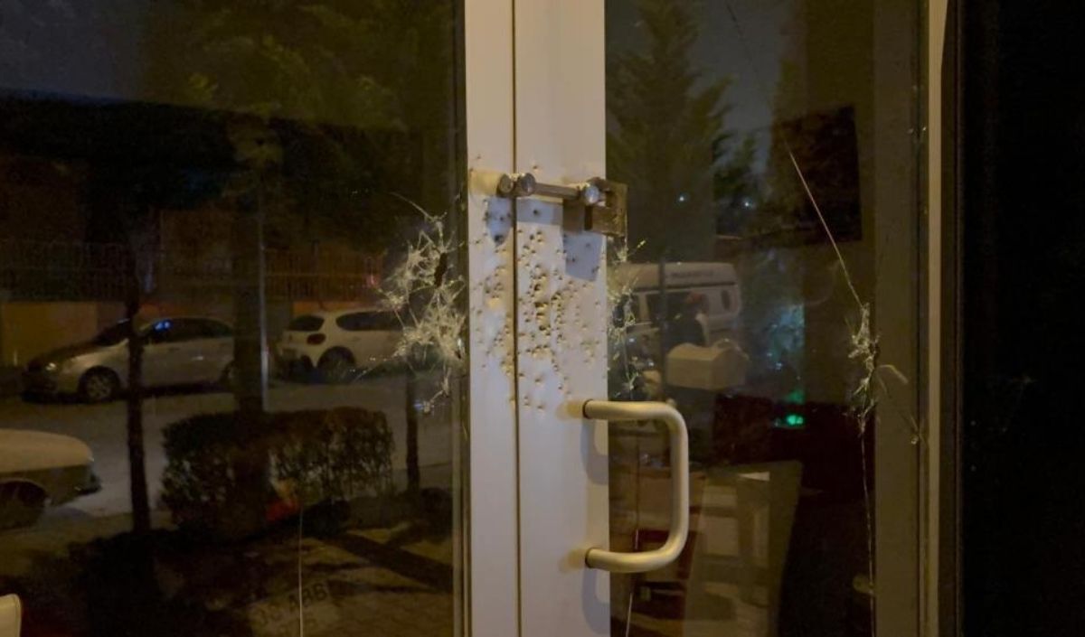 Dükkan Kurşunladılar (2)