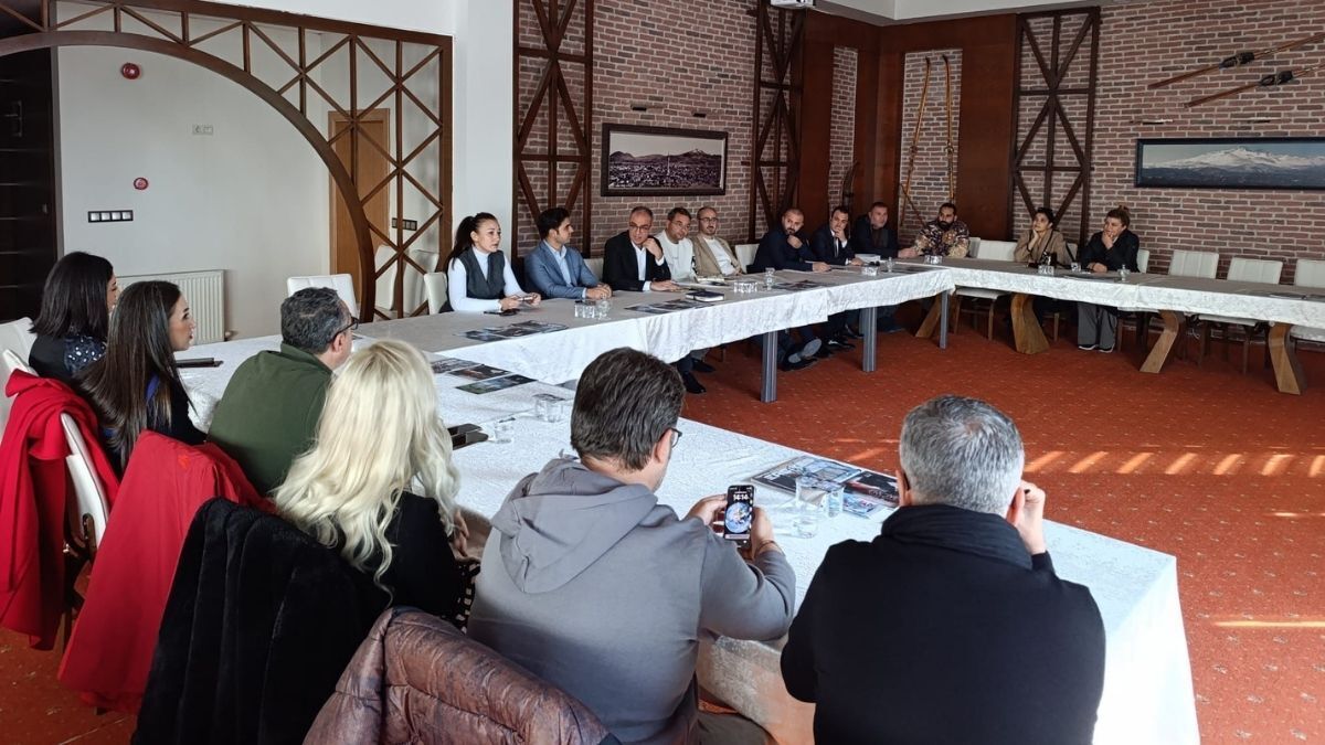 Erciyes’te Sezon Ne Zaman Başlayacak Sezon Öncesi Bir Araya Geldiler (4)