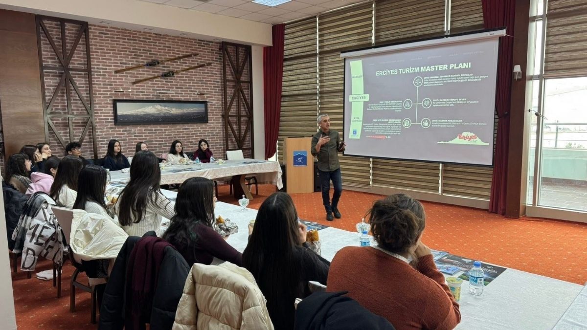 Gençler Erciyes’te Bir Araya Geldi Doğanın Kalbinde Farkındalık Etkinliği (2)