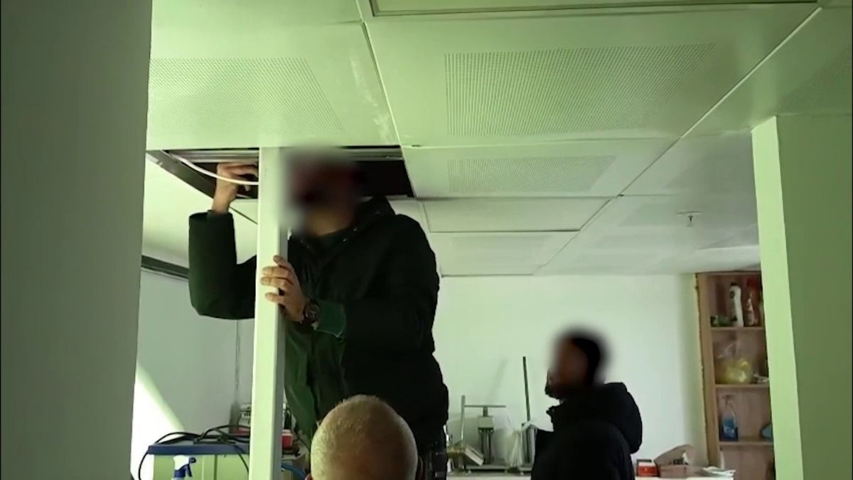 Kendi Yaptığı Gizli Odada Saklandı, Yakalandı (1)