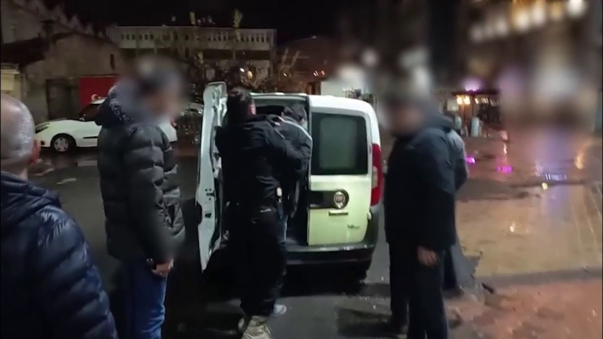 Kendi Yaptığı Gizli Odada Saklandı, Yakalandı (3)